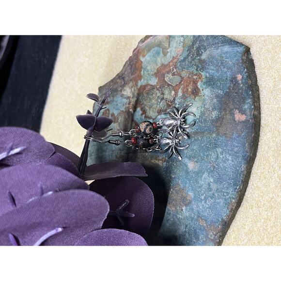 Hand Crafted Gothic Style Earrings - Picture 8 of 10